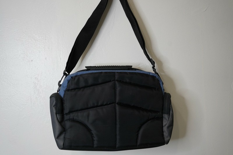 Samsonite Small Duffel Camera Travel Bag 2 Side Pockets Blue Adjustable Strap gallery