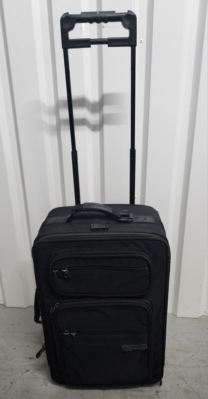 Briggs and Riley 22” 2 Wheel Upright Rolling Carry-On 22x14x8 Black Nylon