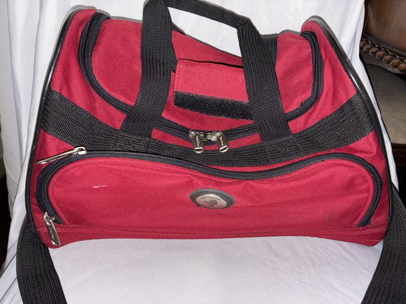 American Trunk & Case Red Soft sided Carry On Shoulder Bag Duffle 16”x11”