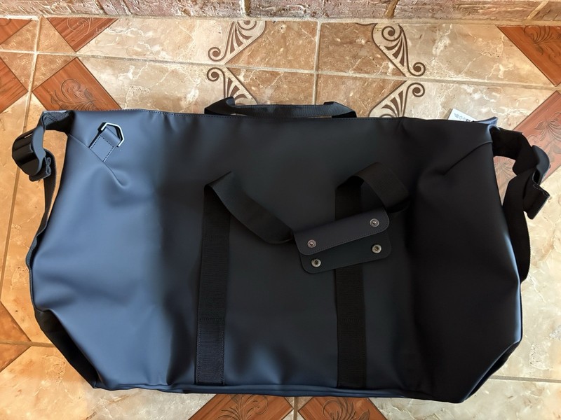 Hilo Weekend Bag Regular - Black Waterproof Travel Duffel for Men and Women -... gallery
