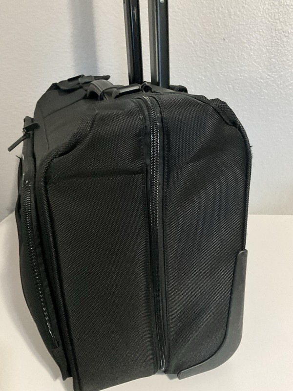 Tumi Tech Essential Gear 58030D Two Wheels Carry On Black 22” gallery