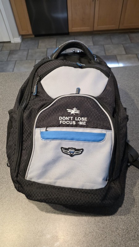 Classic Flight Gear Tailwind Pilot Backpack by Sporty’s, Fair Condition