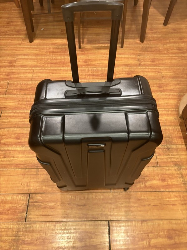 Samsonite Centric Hardside Expandable Black Spinner Luggage 28” gallery
