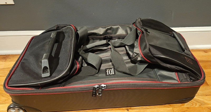 FUL Rig Split level Dual compartments Rolling Duffel 30″ Grey/Black
