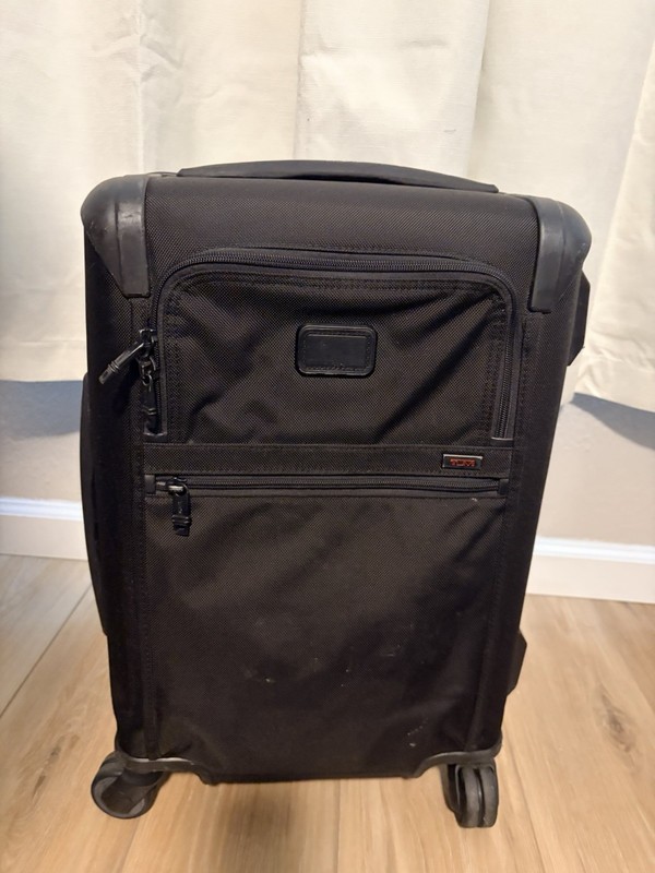 Tumi Continental Expandable Alpha 2 22″ Carry On 2 Wheeled Luggage – Black…