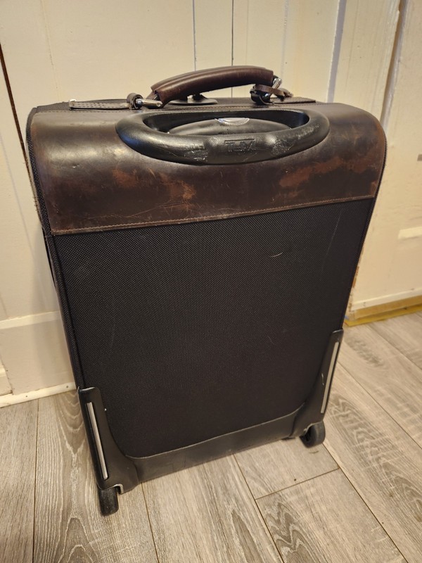 AUTHENTIC TUMI Expandable 2 Wheel 21” Carry On Luggage Black Brown Leather gallery