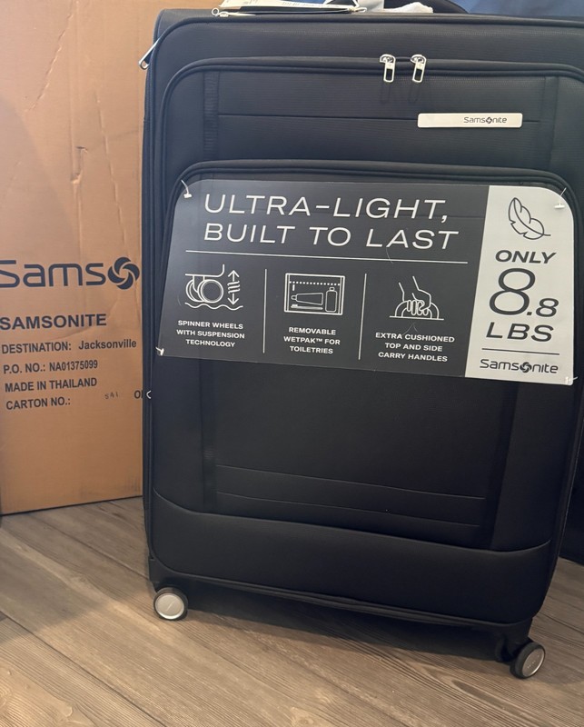 Samsonite UpLIFT Softside Large Spinner 152026‑1041 • BRAND NEW • 33” • Black •