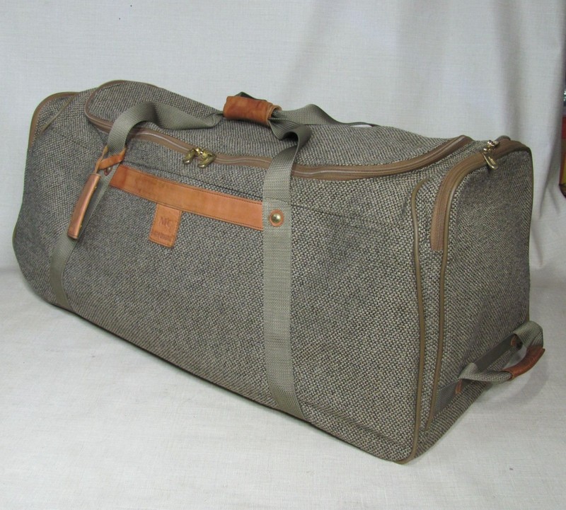 HARTMANN 2-WHEELED LARGE TWEED CANVAS & LEATHER DUFFEL BAG MADE IN USA