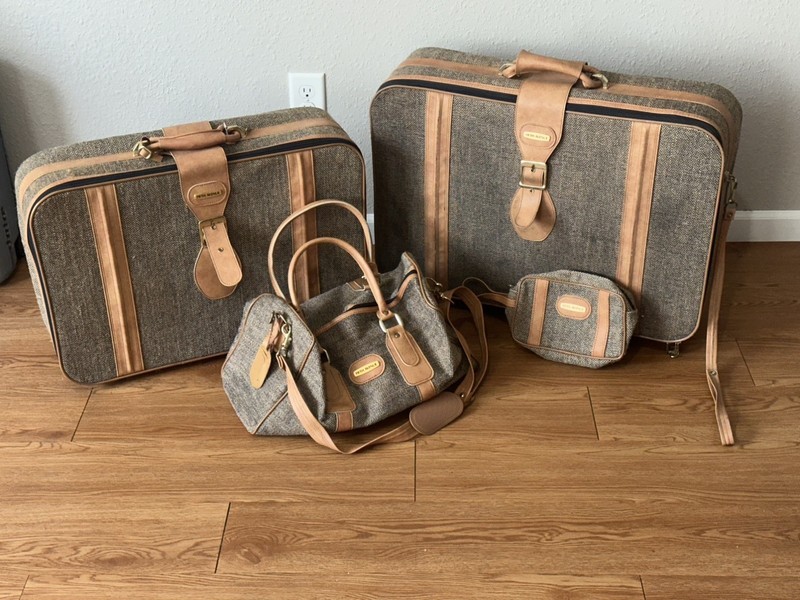 Fifth Avenue Canvas Leather 4 Piece Luggage Set Vintage Luxury Brown Beige gallery
