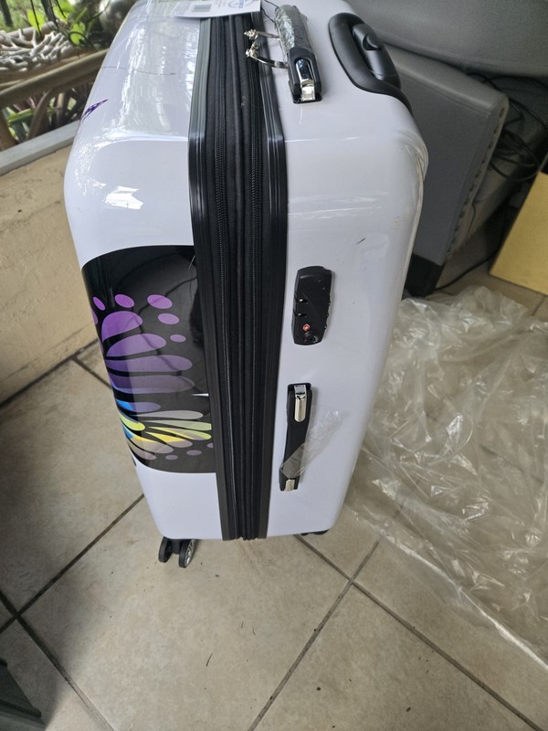 Butterfly Polycarbonate Hardside Expandable Spinner Luggage, 28-inch gallery