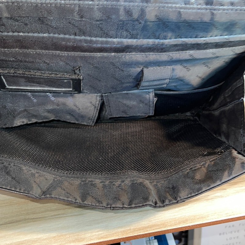 Targus Toploading Trademark Notebook Case - 300 Edition 15.4 inch gallery