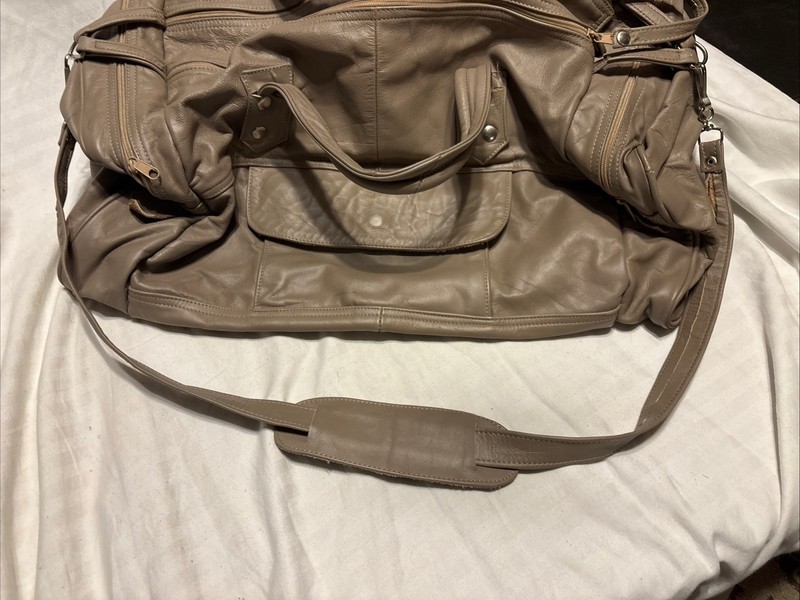 Unbranded Taupe Leather Weekend Duffle Tote Bag 19” Beautiful Luggage gallery