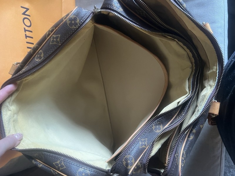 Louis Vuitton Porte-Documents Monogram Canvas Damaged, For Parts/Crafts/Repair gallery