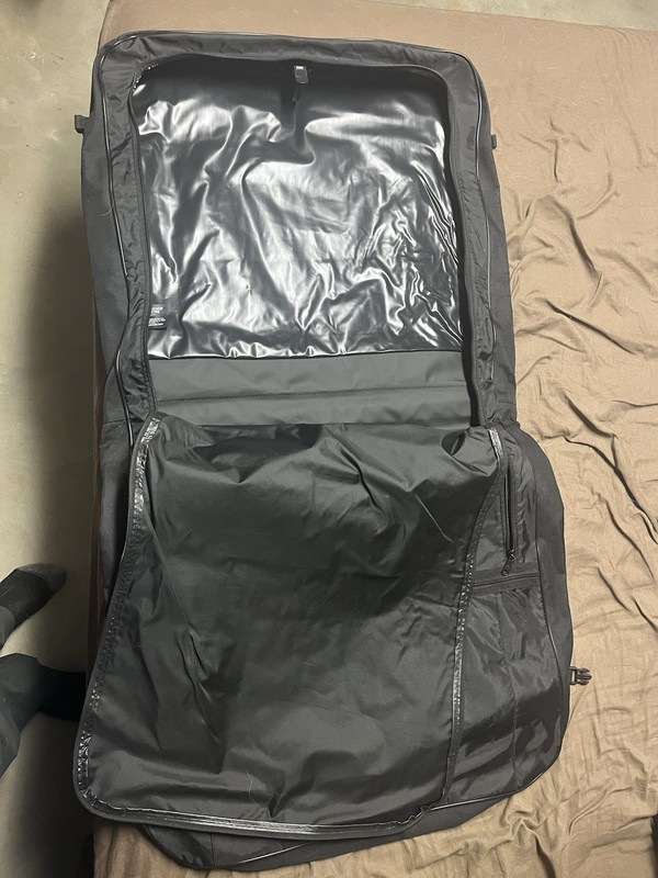 United States Army Foldable Black Suit Garment Bag Luggage gallery