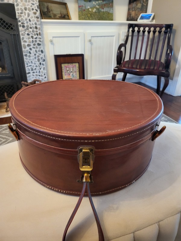 Samsonite Round Carry On Luggage With Handle. #4920