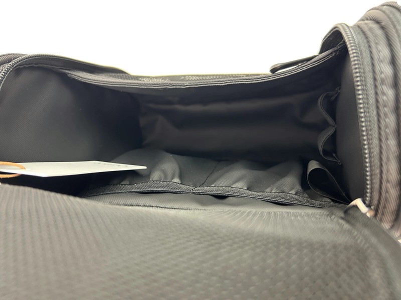 Quince Voyage Nylon Hanging Toiletry Case Water Repellent Travel Gym Organizer gallery