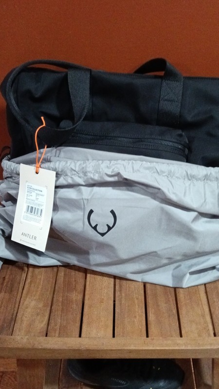 Antler Icon 16″ Tote Bag & Overnight Bag Black Lightweight