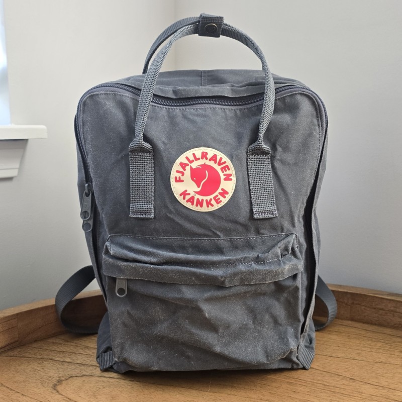 Fjallraven Kanken Classic Backpack Black Grey 23510 Travel School Bag Day Pack