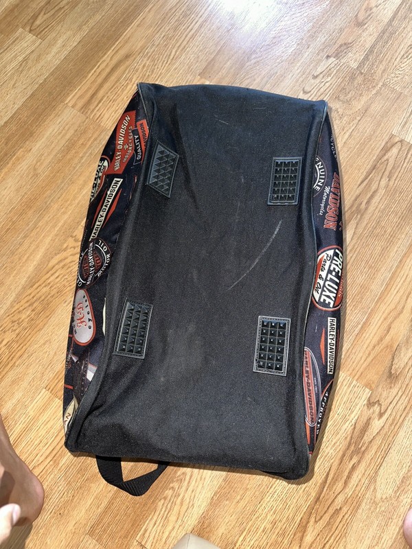 Harley Davidson Logo Pattern Lightweight Duffel Bag Gym Bag 20x9x10” – Used gallery