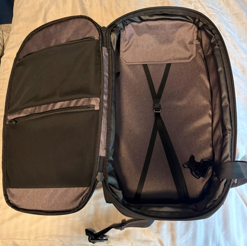 *NEVER USED* Excellent Condition Nomatic Navigator Backpack 32L - 41L Expandable gallery