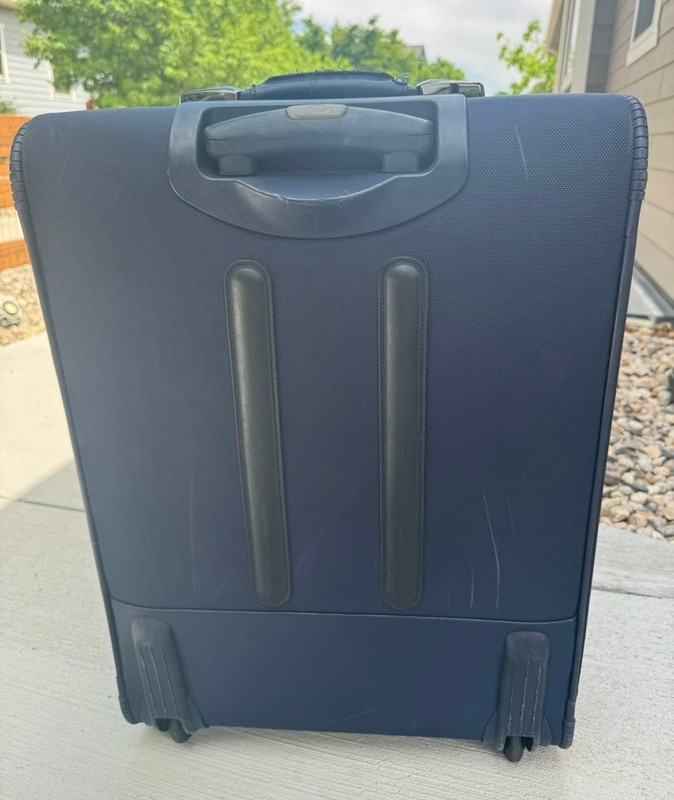 Samsonite 25" Navy Expandable Upright Suitcase with Carry On Included (Used) gallery