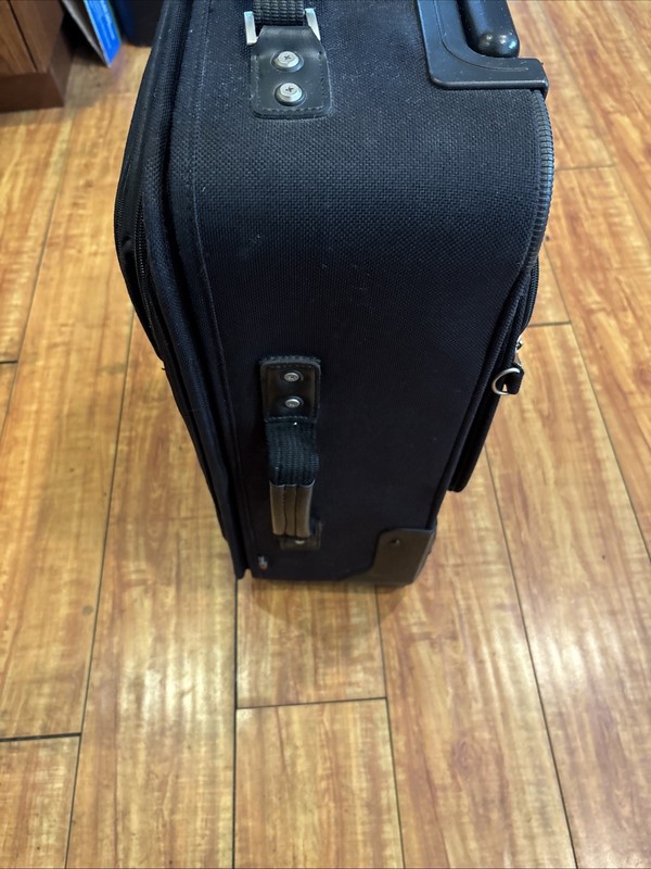 22" Travelpro Crew Luggage 22" Expandable Rollaboard Suiter Bag Black gallery