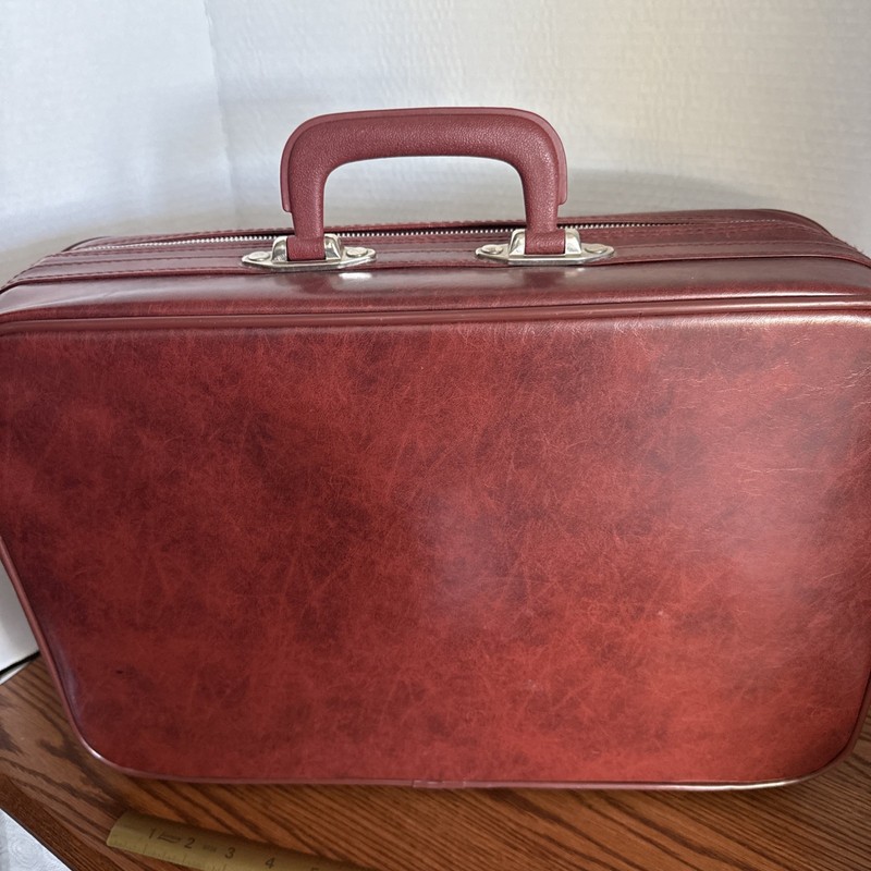 Vintage Red Suitcase Overnight Soft-Side NO KEY gallery