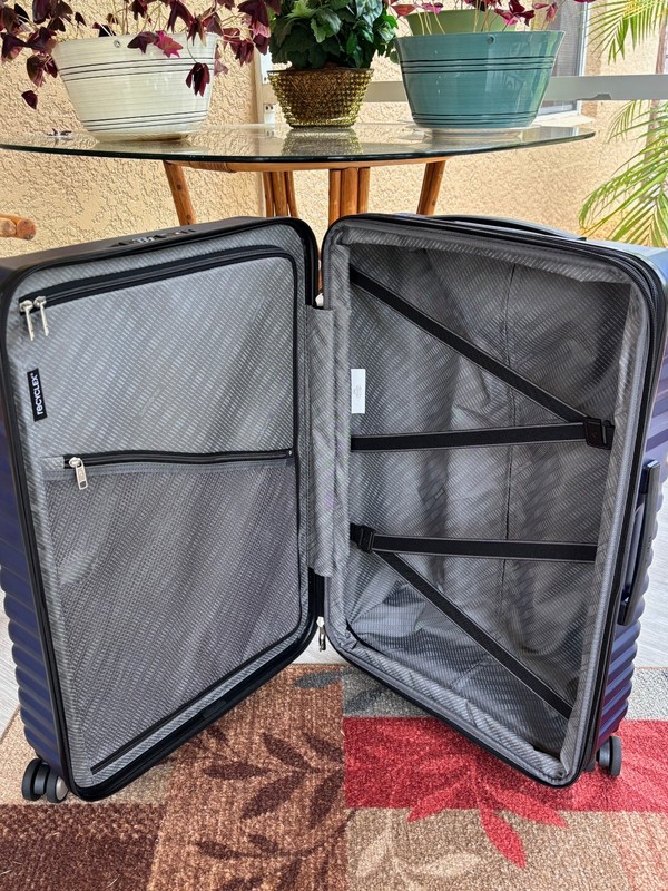 Samsonite Spin Tech 6 Medium Spinner Color: Sapphire Blue gallery