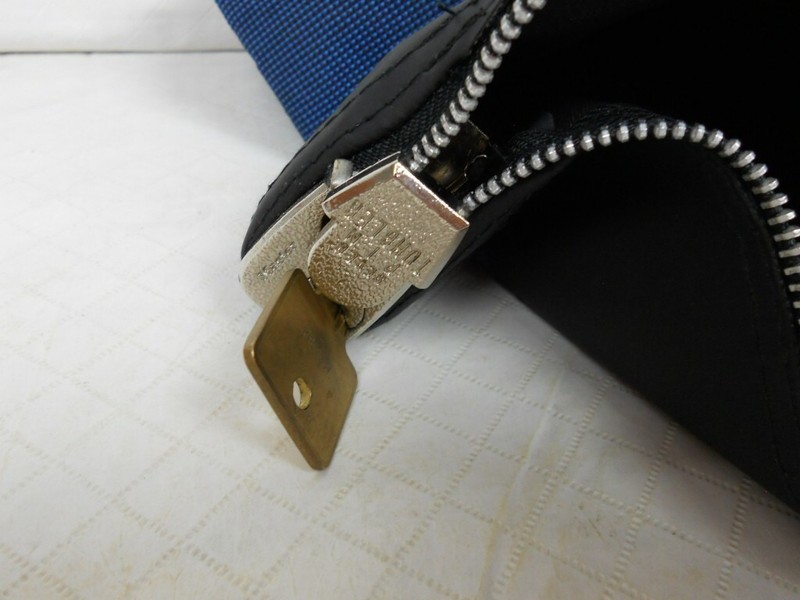 Master Lock Locking Zippered Security Bag Keeps Jewelry Cash Documents etc. Safe gallery