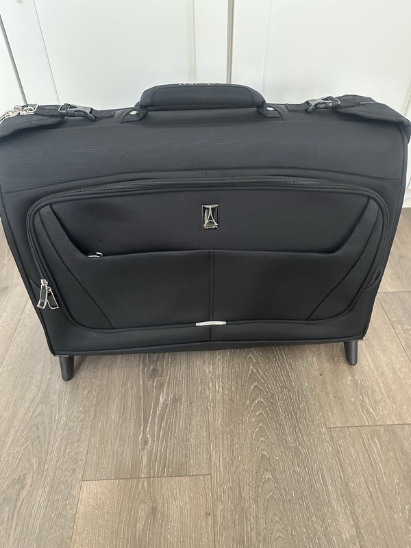 Travelpro Maxlite 5 Lightweight Carry On Rolling Garment Bag 22 Inch Black