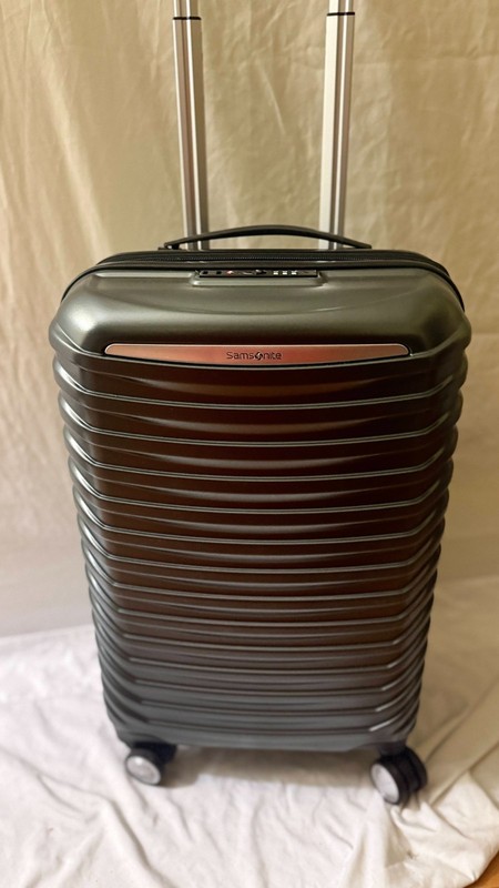 $480 New SAMSONITE Spin Tech 6 Carry-On Spinner Luggage Green 20″ Hardcase