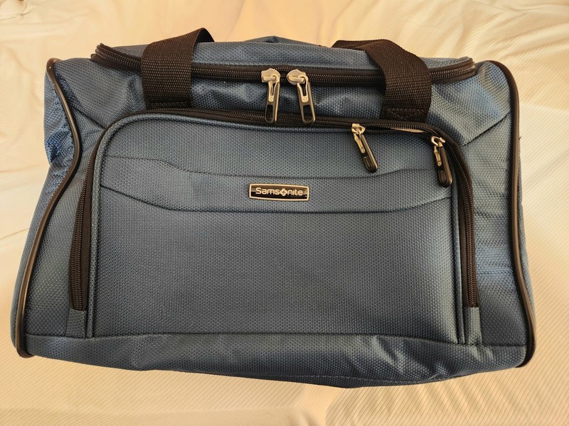 Samsonite Carry-on Bag Duffle Soft Sided Blue 10x10x15 Missing Shoulder Strap.