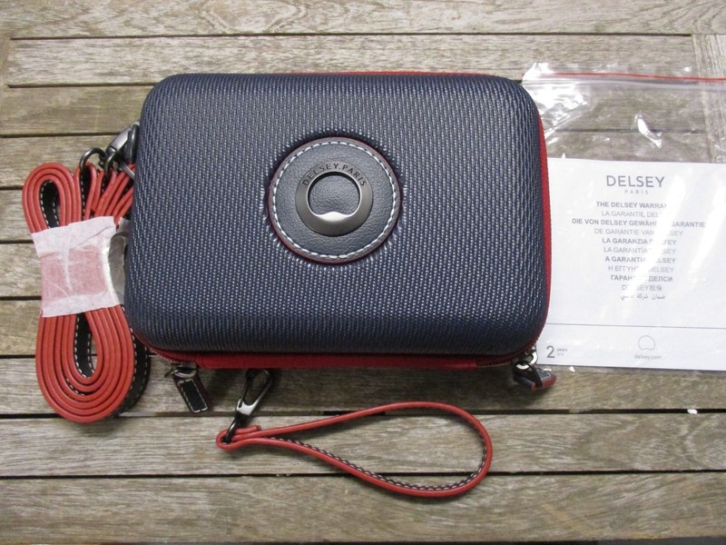 Delsey Paris Women’s Chatelet Air 2.0 Clutch and Crossbody Bag One Size (Navy)