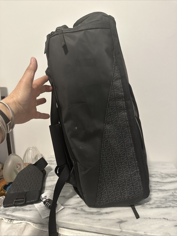 Nomatic Travel Pack Backpack 20L Water Resistant Laptop Sleeve Black Unisex Lock gallery