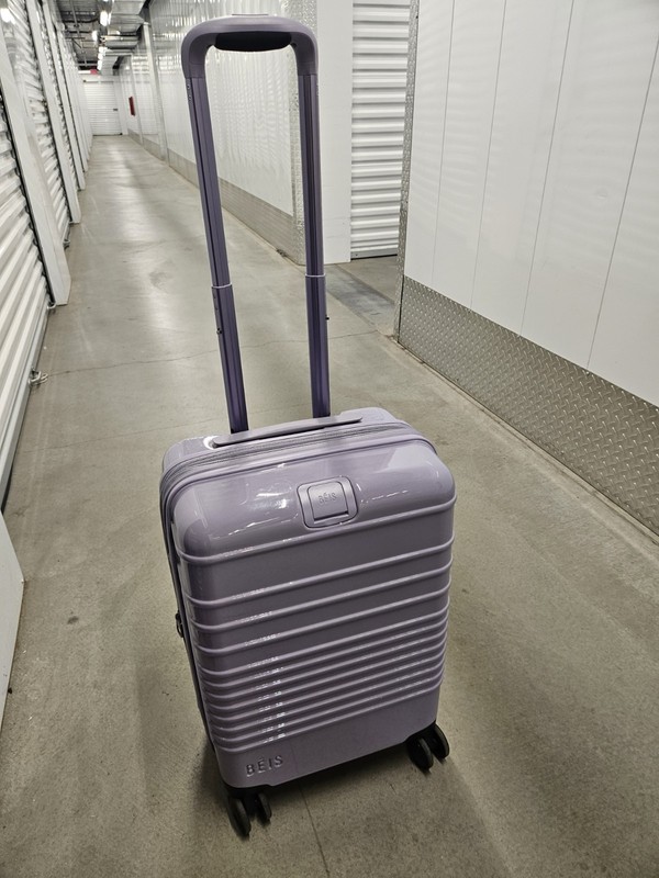 Beis The 22-Inch Expandable Carry-On Roller in Glossy Lavender,