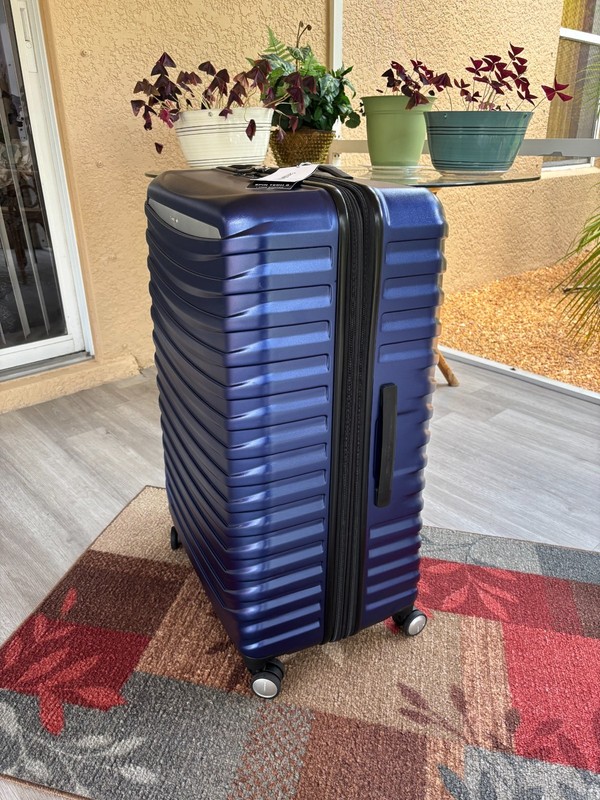 Samsonite Spin Tech 6 Large Spinner Color: Sapphire Blue gallery