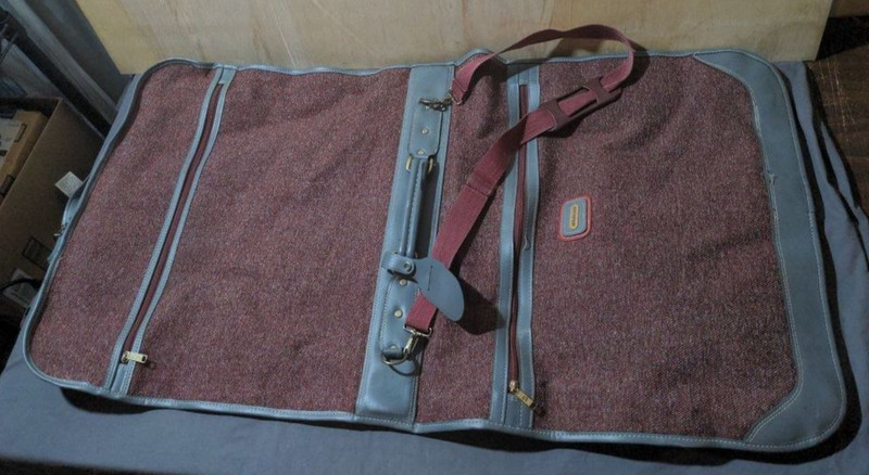 Vintage Leisure Tweed Hanging Folding Travel Garment Bag – Handle & Strap