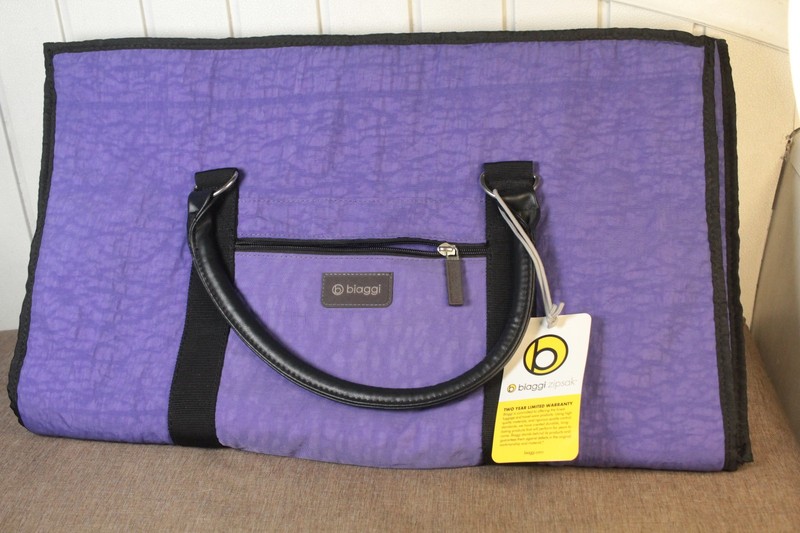 Biaggi ZipSak Hangeroo 631114 Convertable Garment & Duffle Bag Purple New w/ Tag