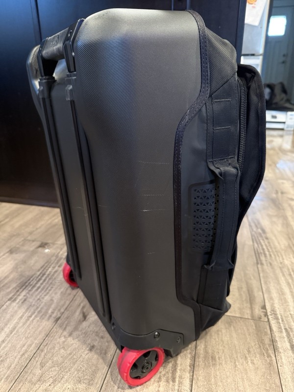 The North Face Base Camp Rolling Thunder 22 Wheeled Luggage 40L Matte Black gallery