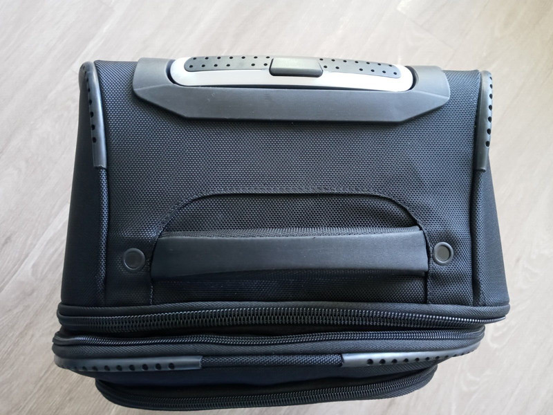 Ogio Lightweight Performance 2-Wheel Luggage Travel Bag 23x15x9 inches gallery