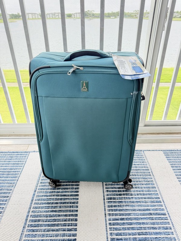 Travelpro Teal Spinner Expandable Soft Case Suitcase