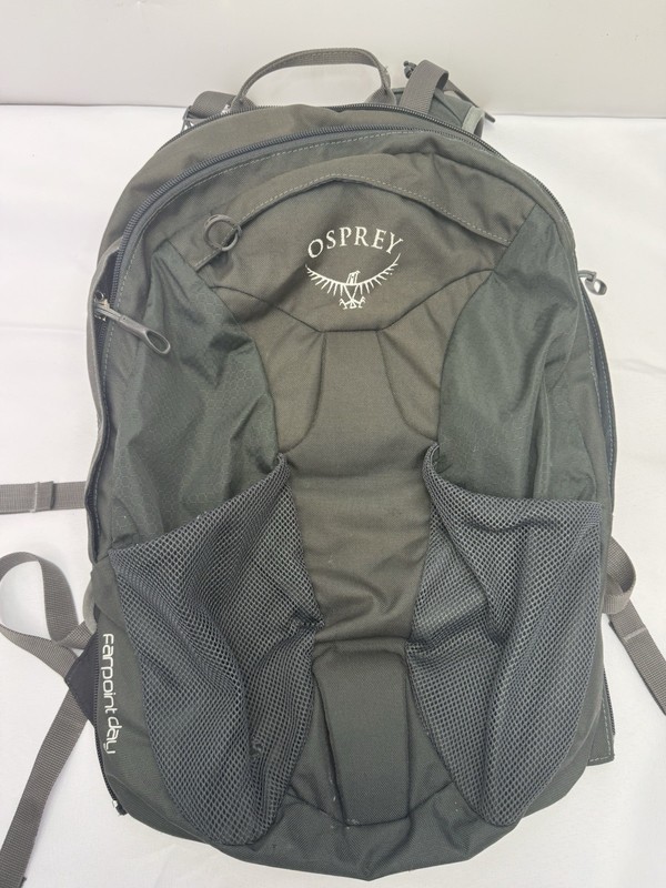 Osprey Farpoint Day Gray Laptop Backpack Daypack Travel Hiking Outdoor Bag *read