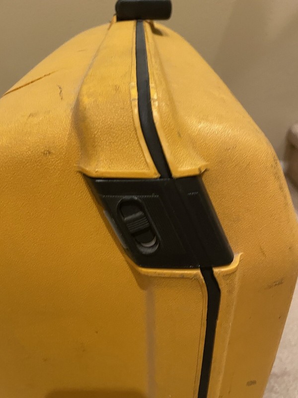 Samsonite Yellow Hardshell Cartwheel Style w/ Triple Latch Suitcase gallery