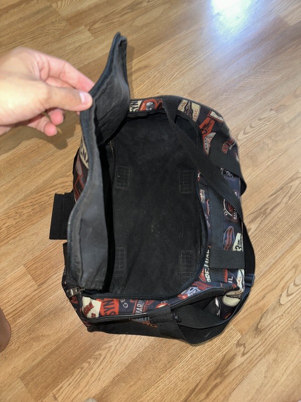 Harley Davidson Logo Pattern Lightweight Duffel Bag Gym Bag 20x9x10” – Used gallery
