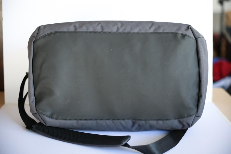 TravisMathew Gray Ripstop Duffel Bag Travel Gym Soft Case Mens Adjustable Strap gallery