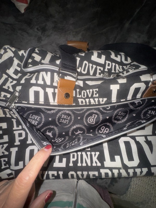 Excellent Condition Vintage Victoria Secret Pink Rolling Duffle Bag gallery