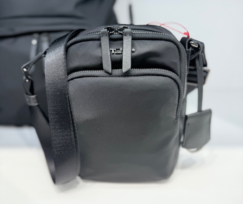 NEW Tumi Voyageur RAMA 7.75” Small Crossbody Bag – BLACK w/ GUNMETAL