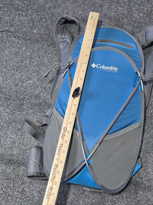 Columbia Titanium Hydration Backpack Blue 18" Omni-Shield Hiking Daypack Unisex gallery