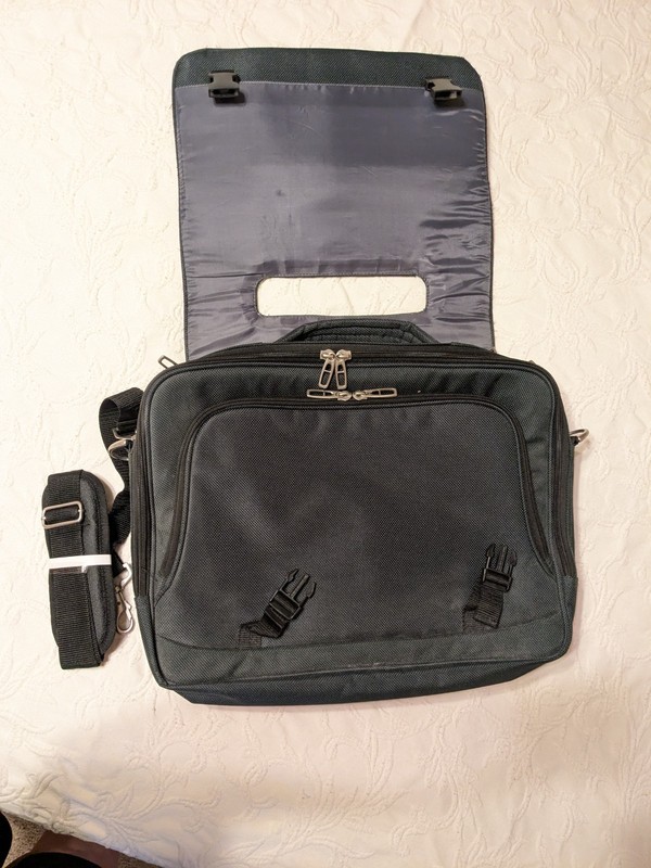 Destinations Sturdy Laptop Bag Messenger NWOT gallery
