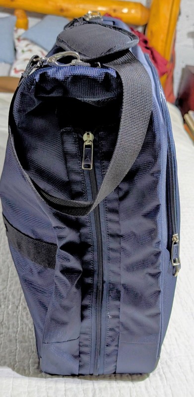 Travelpro Maxlite 5 Softside Lightweight Bi-Fold Carry-on Garment Bag Navy Blue gallery